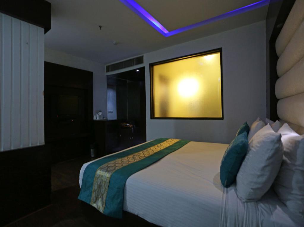 Трехместный (Классический трехместный номер), Capital O 7331 Hotel Downtown