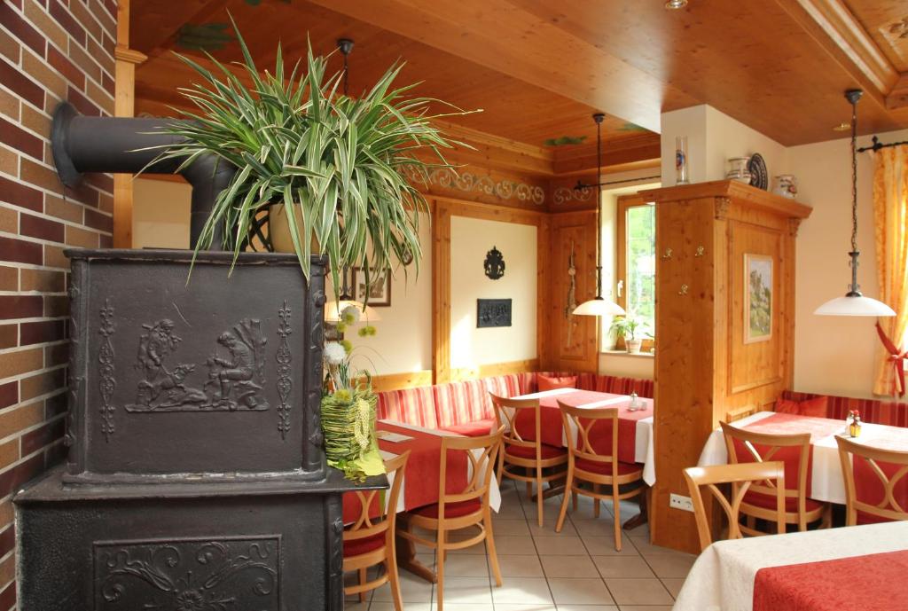 Hotel & Gasthof Zur Linde photo 1