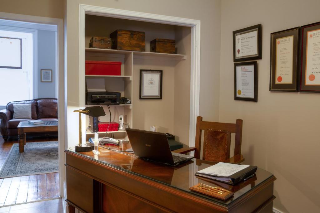 Sir Isaac Brock B&B Luxury Suites photo 4