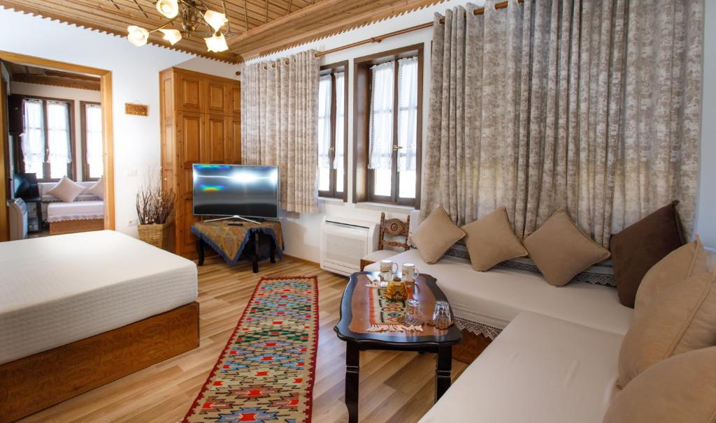 Hotel Kodra photo 1