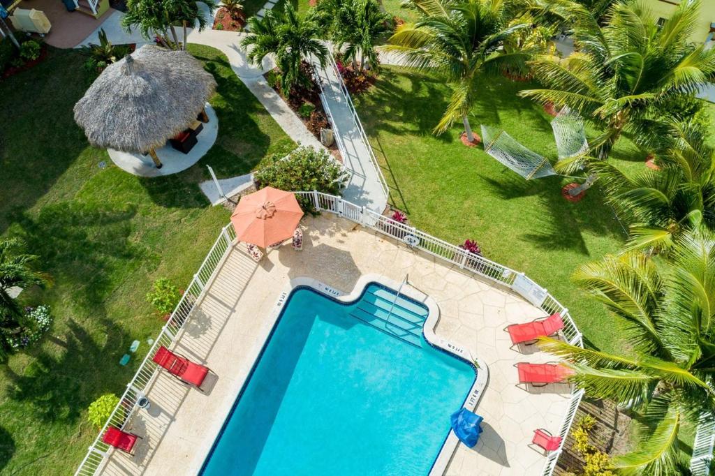 Oceans Beach Resort & Suites photo 2