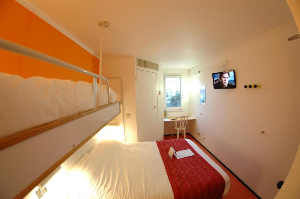 Трехместный (Трехместный номер), Hôtel Eco Relais - Pau Nord