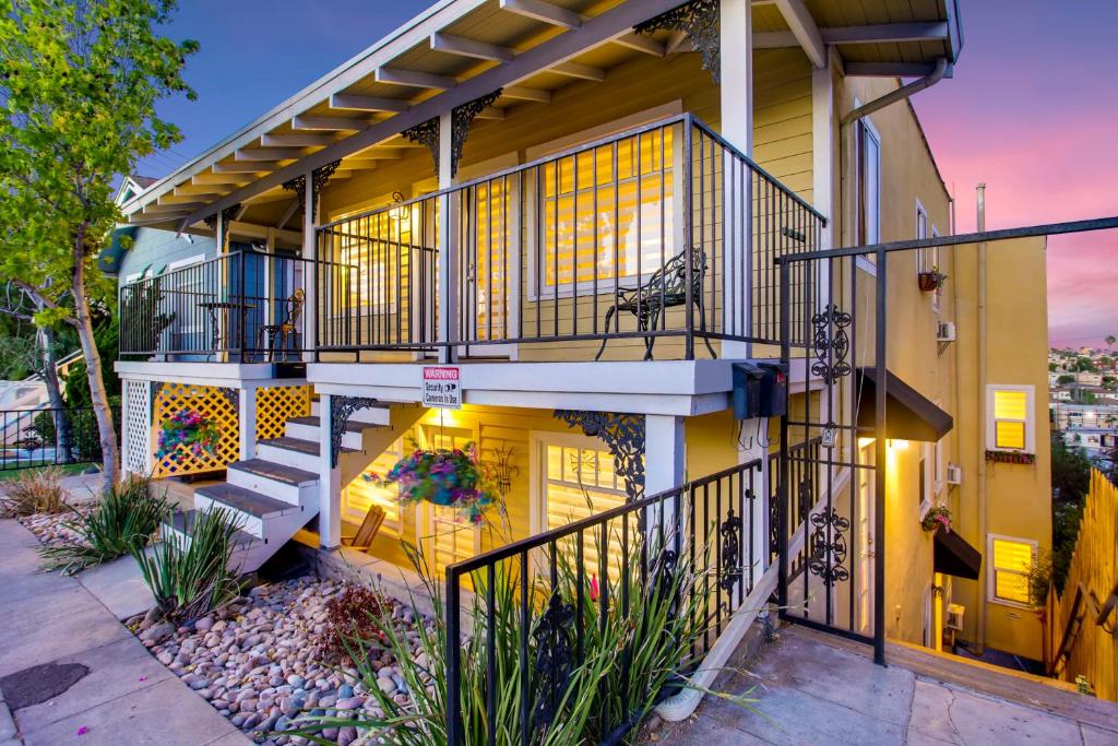 Casa Pacifica image