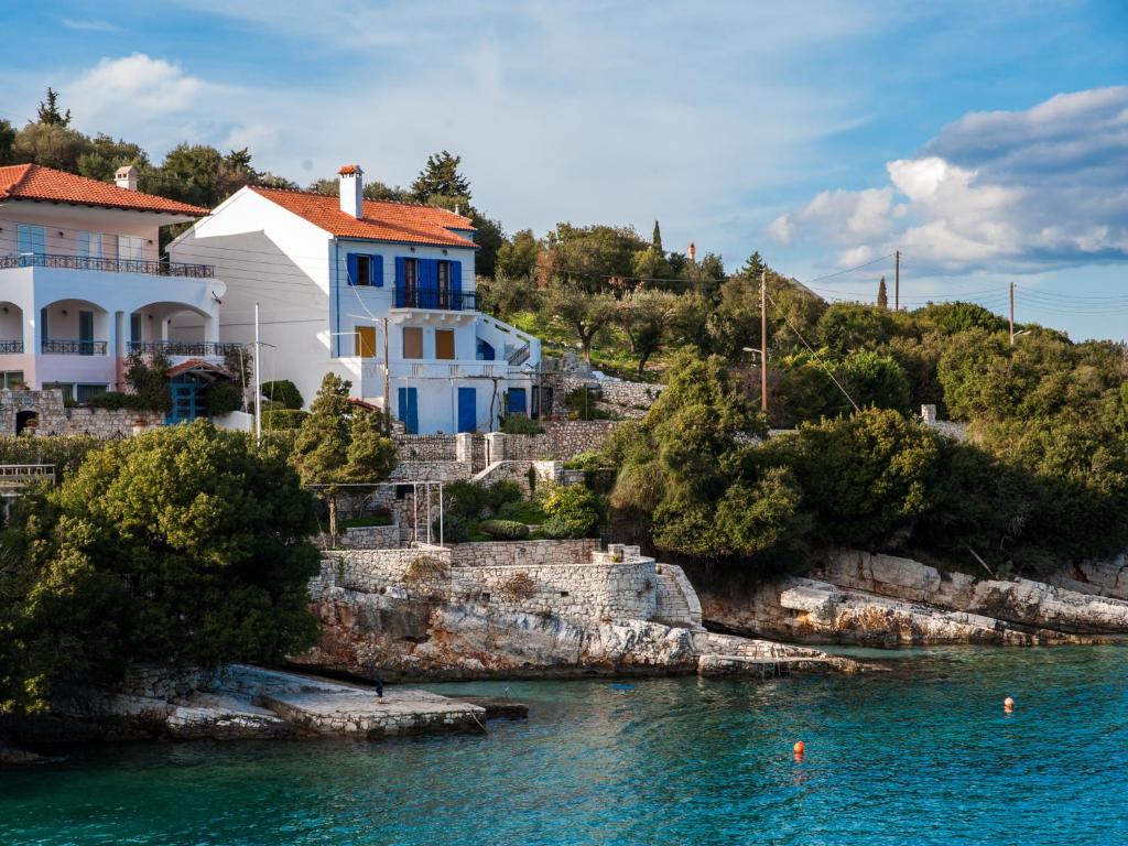 Fey's House waterfront - Φισκάρδο photo 2
