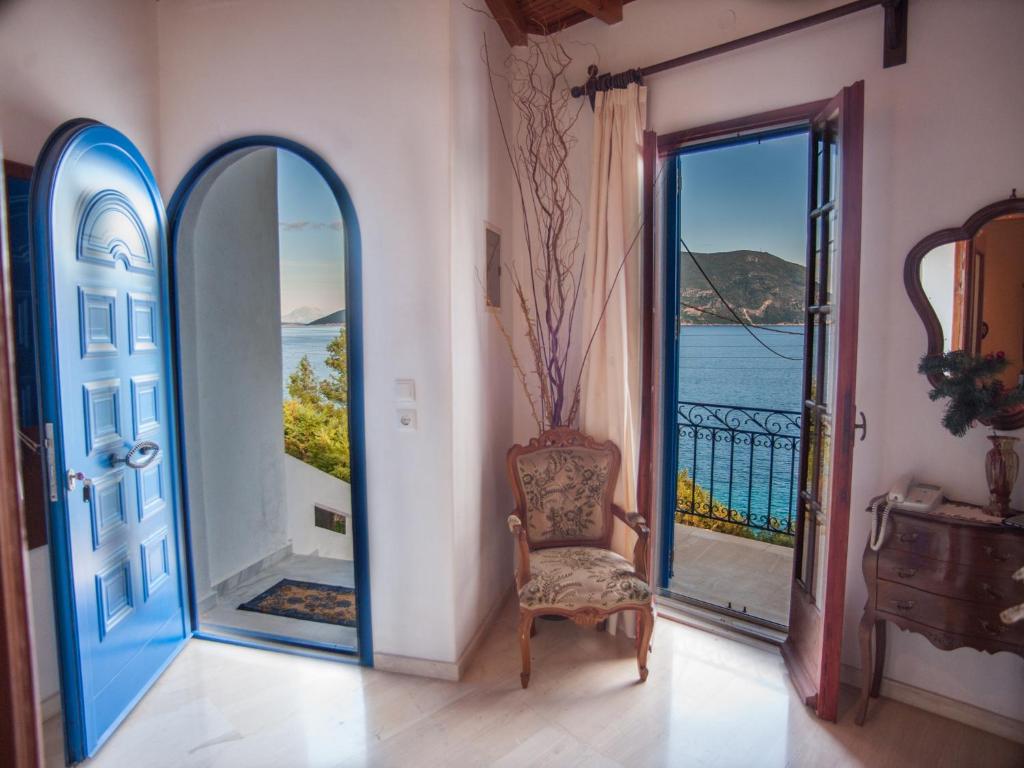 Fey's House waterfront - Φισκάρδο photo 4