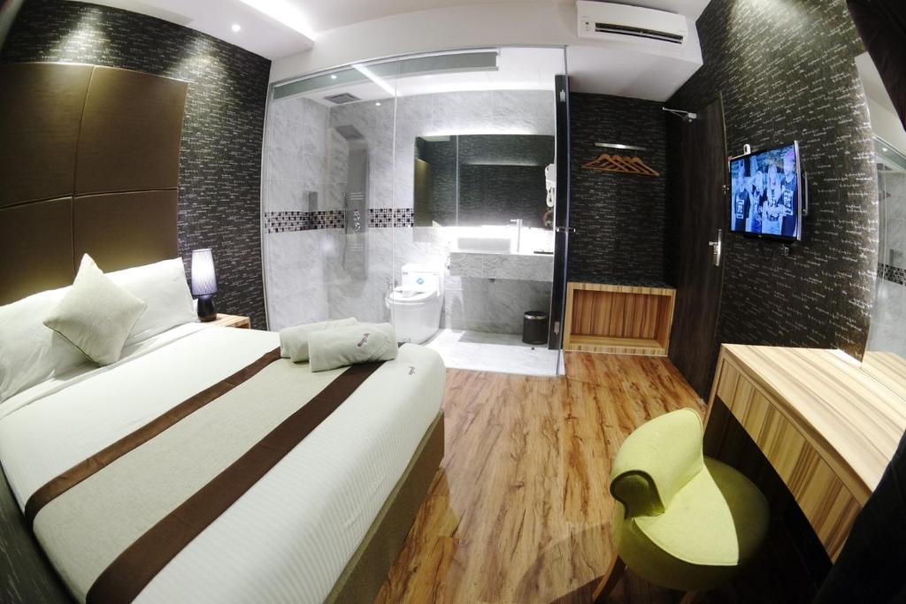Here Hotel photo 3