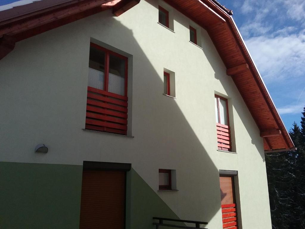 Hudinja 111 photo 2