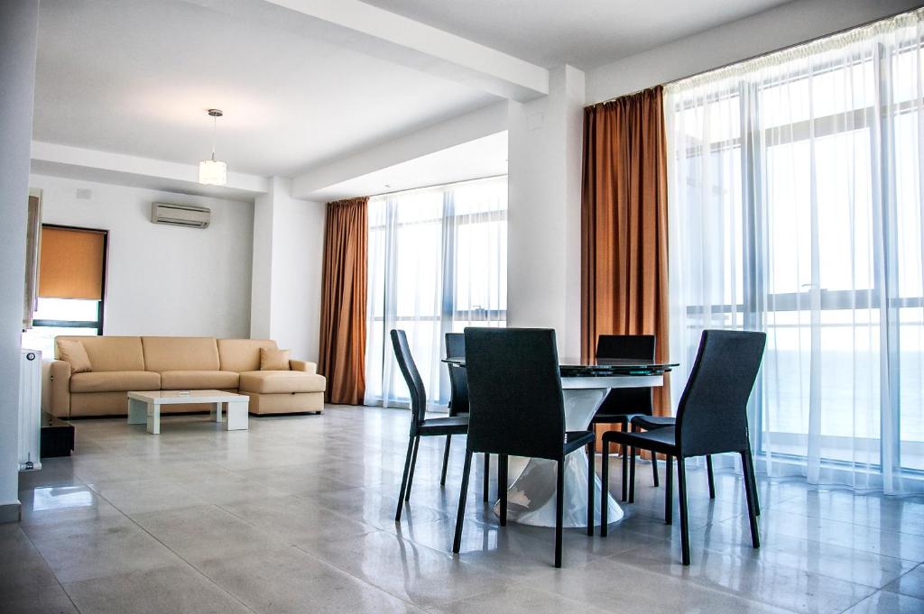 Апартаменты (Апартаменты с 2 спальнями и видом на море), Riviera Residence Apartments