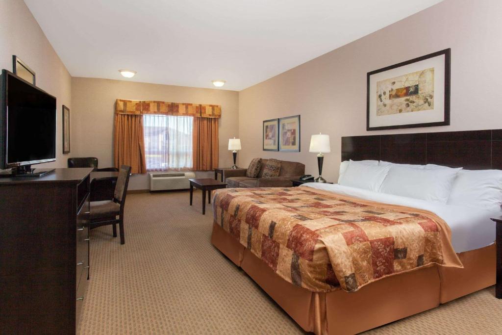 Ramada by Wyndham Brooks photo 4