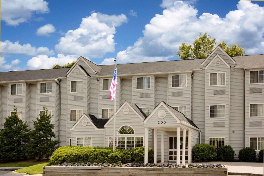 Microtel Inn by Wyndham Winston Salem image