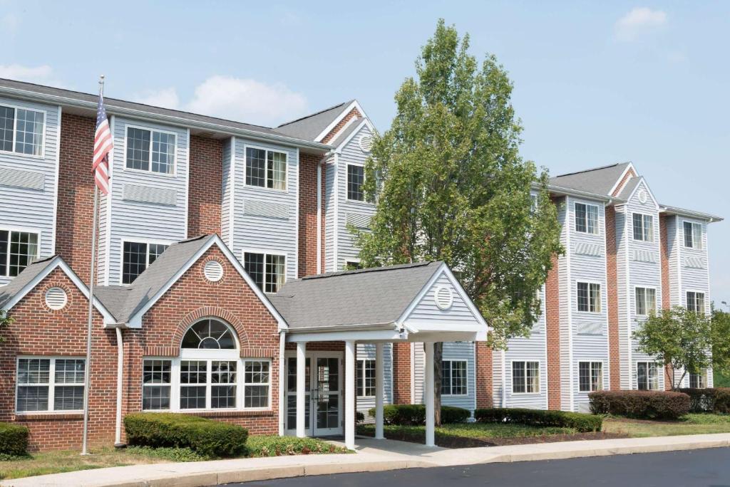 Microtel Inn & Suites by Wyndham West Chester image