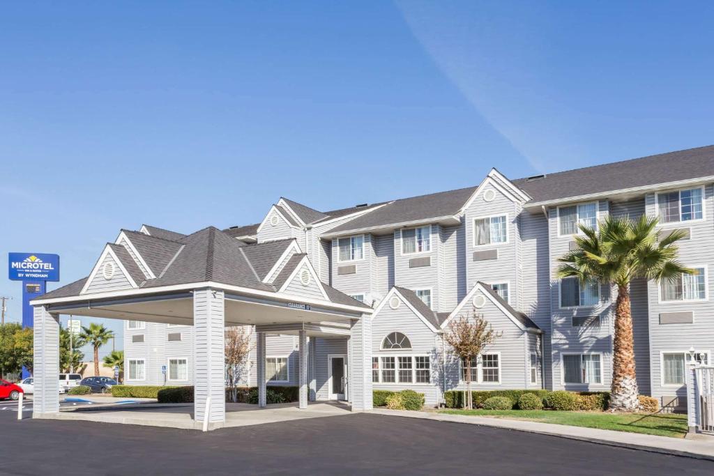 Microtel Inn & Suites by Wyndham Modesto Ceres image