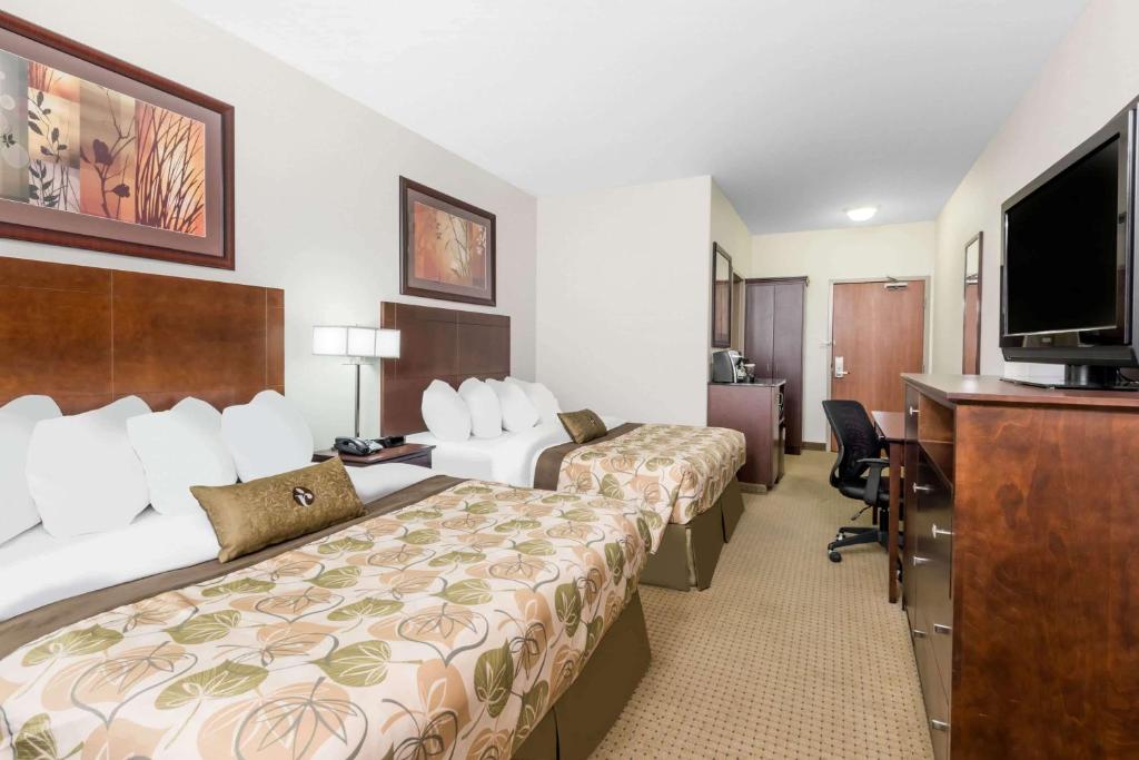 Ramada by Wyndham Olds photo 1