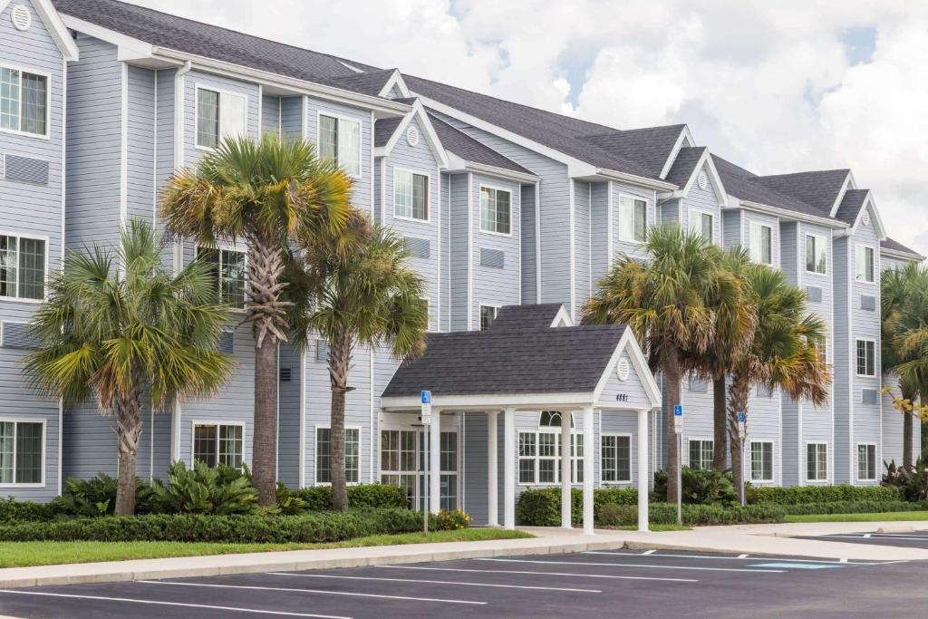 Microtel Inn & Suites by Wyndham Spring Hill/Weeki Wachee image