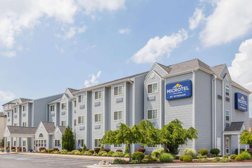 Microtel Inn & Suites by Wyndham Elkhart image