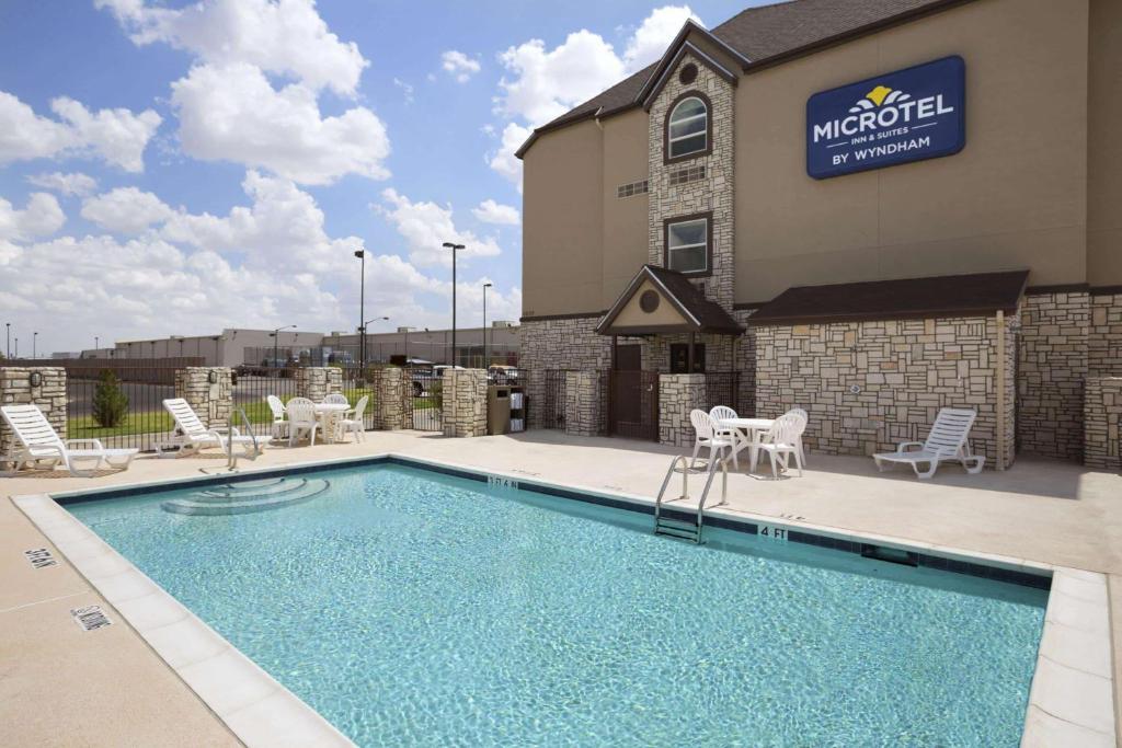 Microtel Inn & Suites by Wyndham Odessa TX photo 2