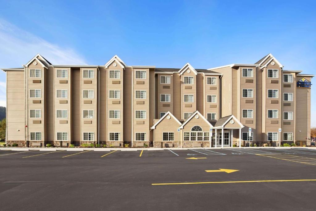 Microtel Inn And Suites Sayre PA image