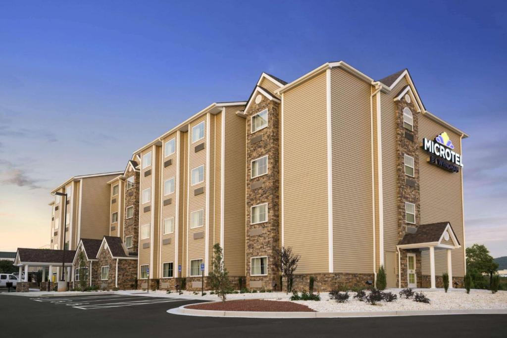 Microtel Inn & Suites by Wyndham photo 1