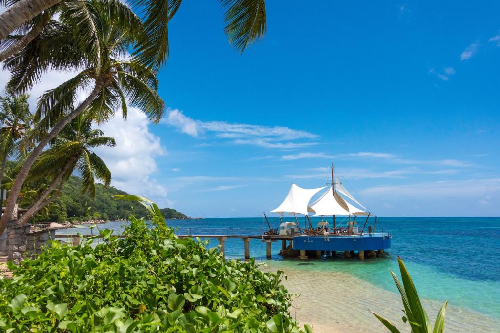 Coco de Mer Hotel and Black Parrot Suites photo 4