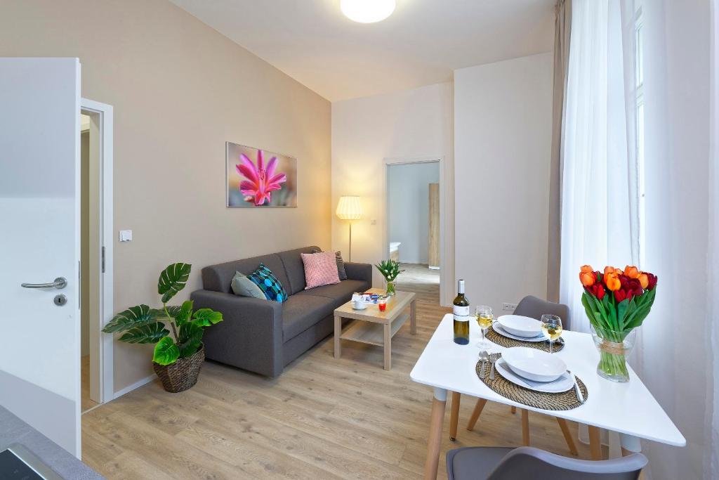 Апартаменты (Апартаменты с балконом), DownTown Suites Jugoslavska
