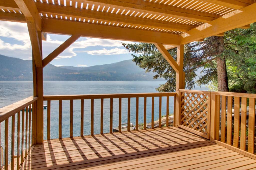 Armstrong Lakehouse photo 2