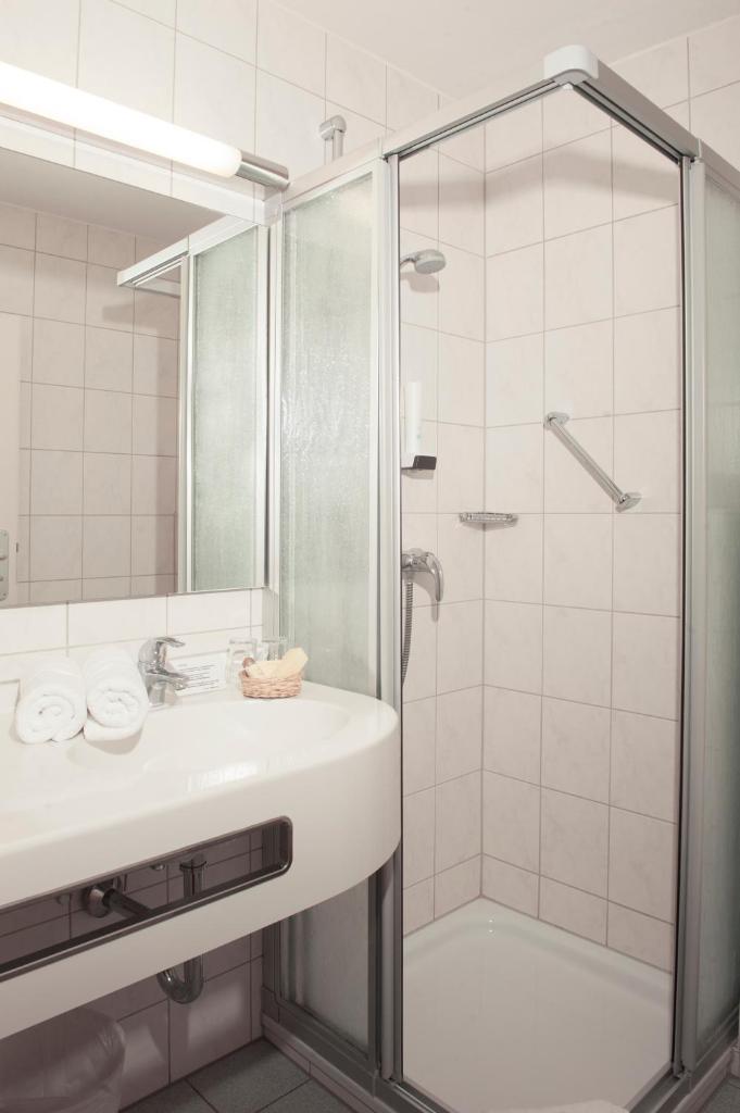 Hotel Seeblick & Ferienwohnung photo 4