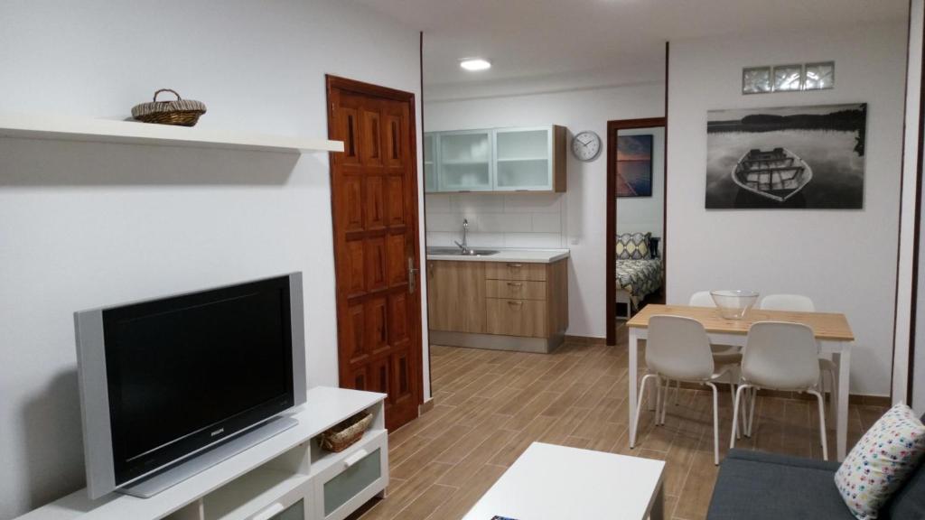 BRISAS DEL MAR APARTMENT, ONE STEP FROM THE SEA. photo 3