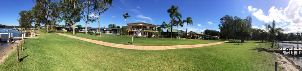 Riviera Caravan Park photo 1