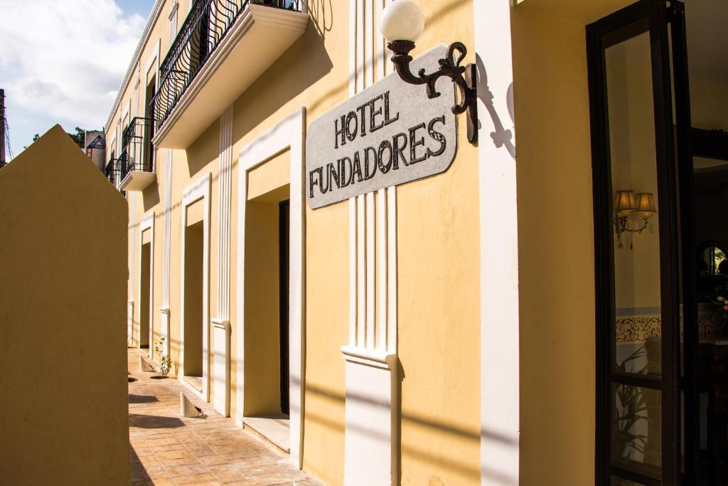 Hotel Fundadores photo 1