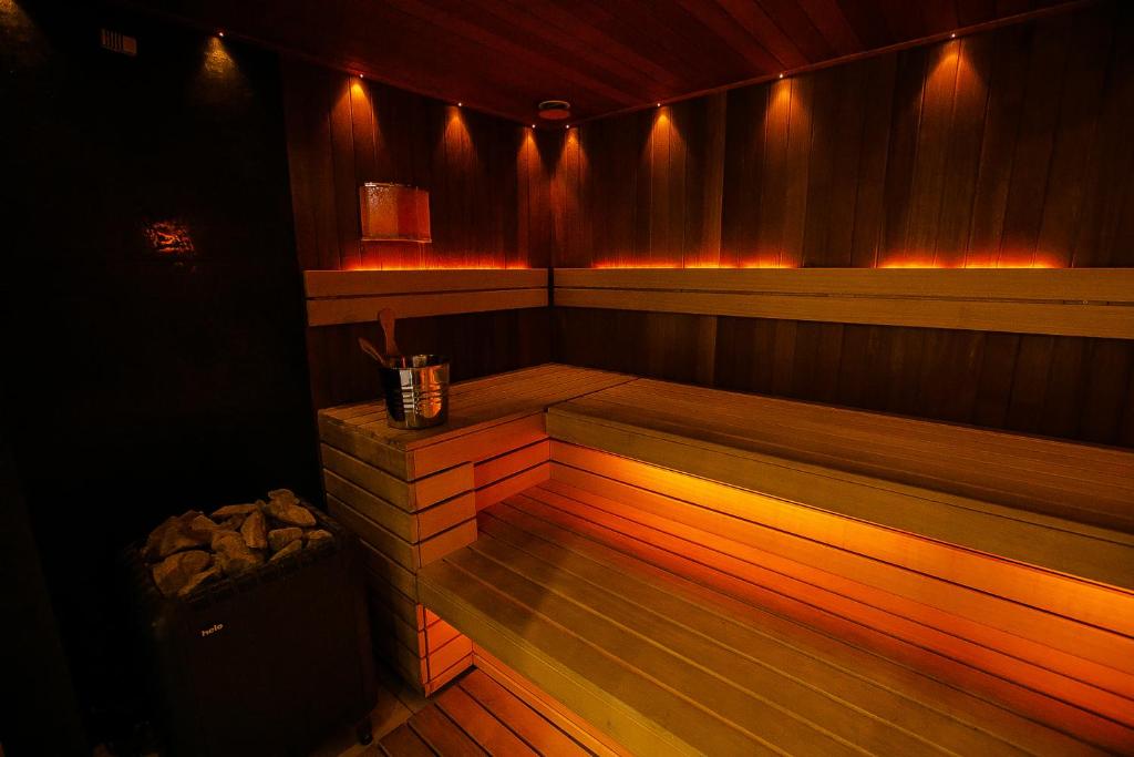 HomeBridge Hotel Apartments photo 4