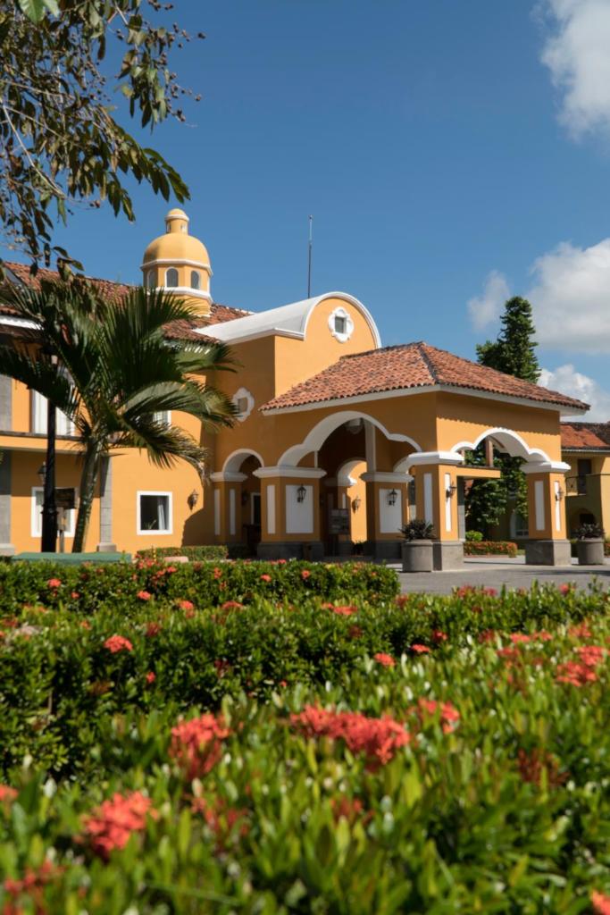 Amatique Bay Hotel photo 1