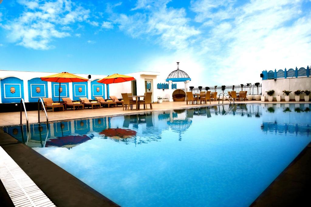 Ramada By Wyndham Amritsar photo 1