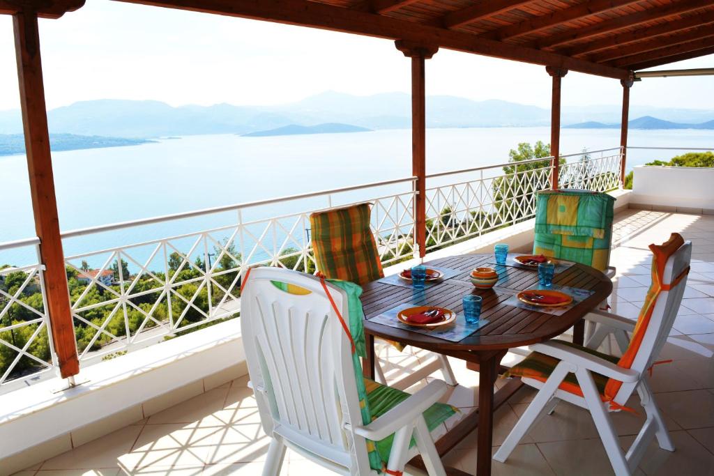 Villa View-Topia photo 1