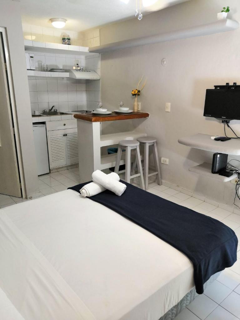 Апартаменты (Апартаменты-студио), Apartment & Studio 28