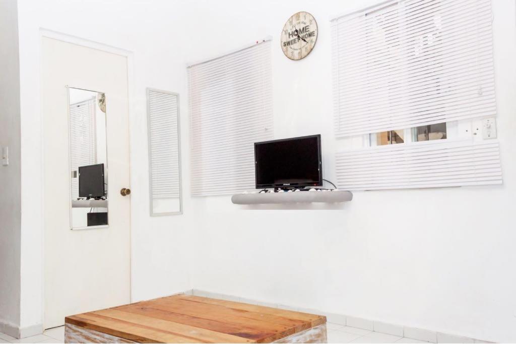 Апартаменты (Апартаменты с 1 спальней), Apartment & Studio 28