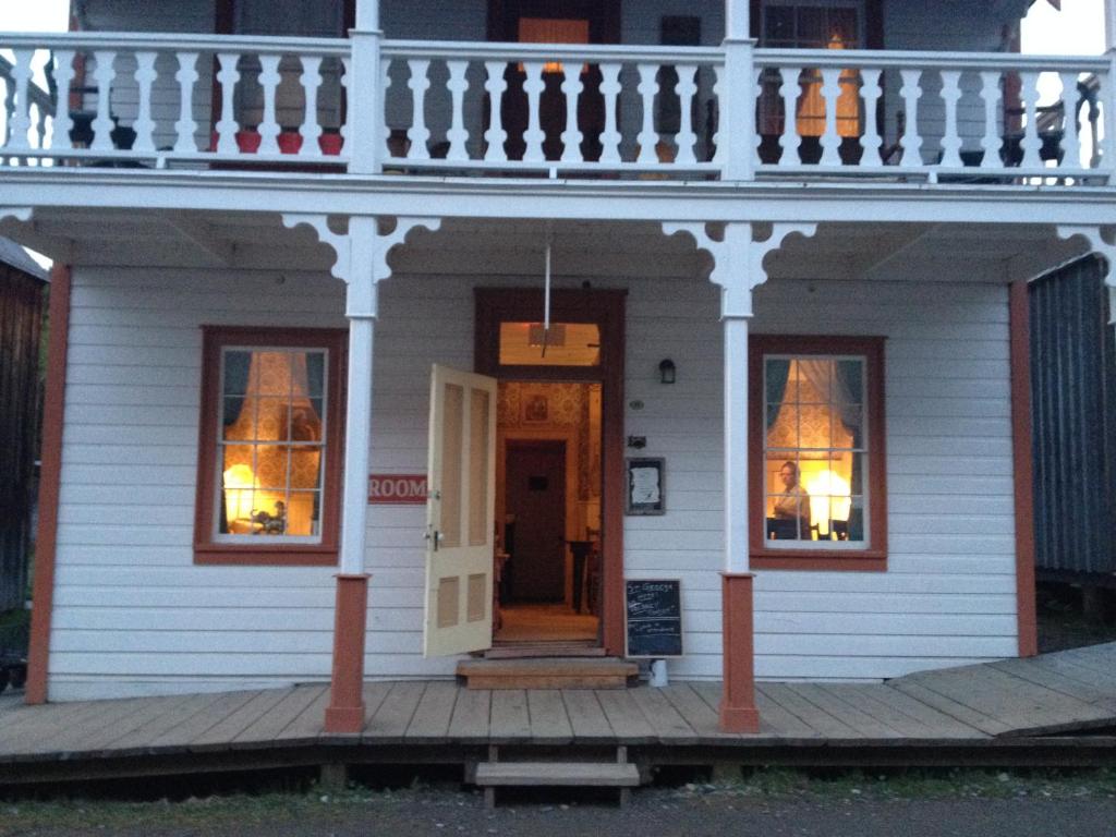 St. George Hotel photo 2