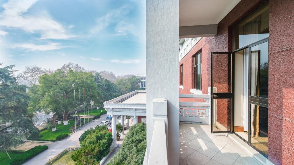 Двухместный (Номер Horizon с кроватью размера «king-size» и видом на озеро), Shangri-La Hotel, Hangzhou