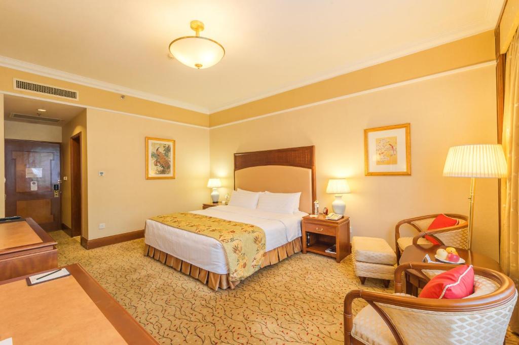 Двухместный (Номер с кроватью размера «king-size» и видом на холмы), Shangri-La Hotel, Hangzhou