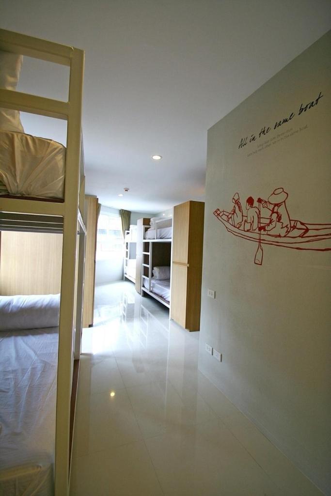 Номер (Односпальная кровать в 8-местном общем номере), CHERN Hostel