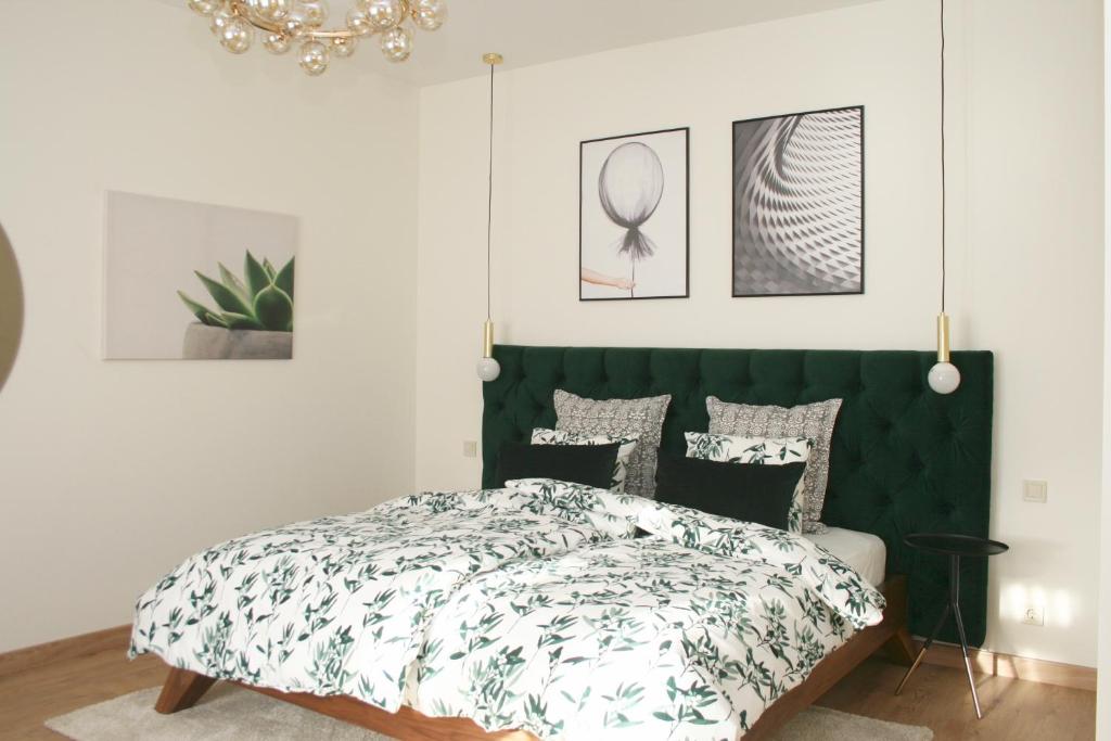 Elegant apartment photo 1