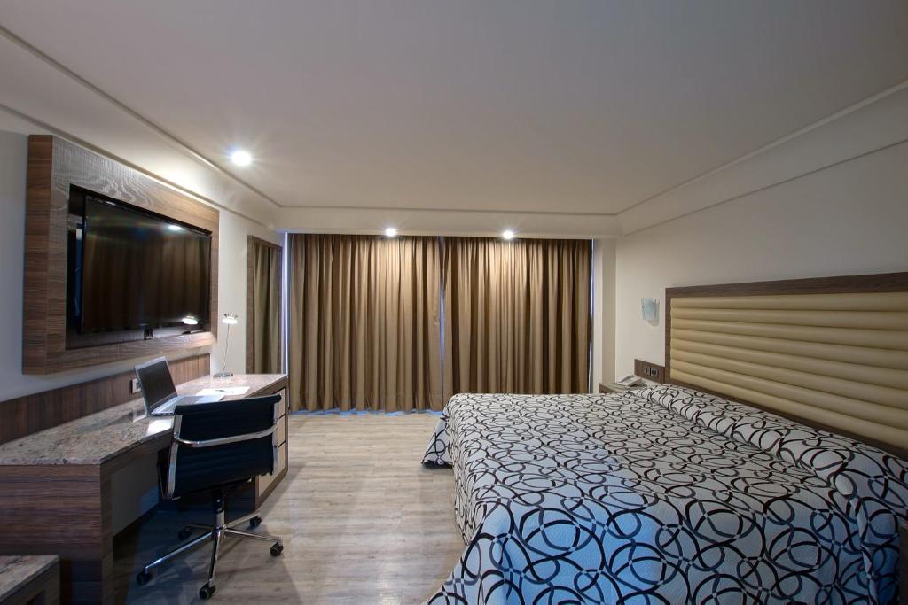 Двухместный (Двухместный номер Делюкс с 1 кроватью), Econo Express Hotel