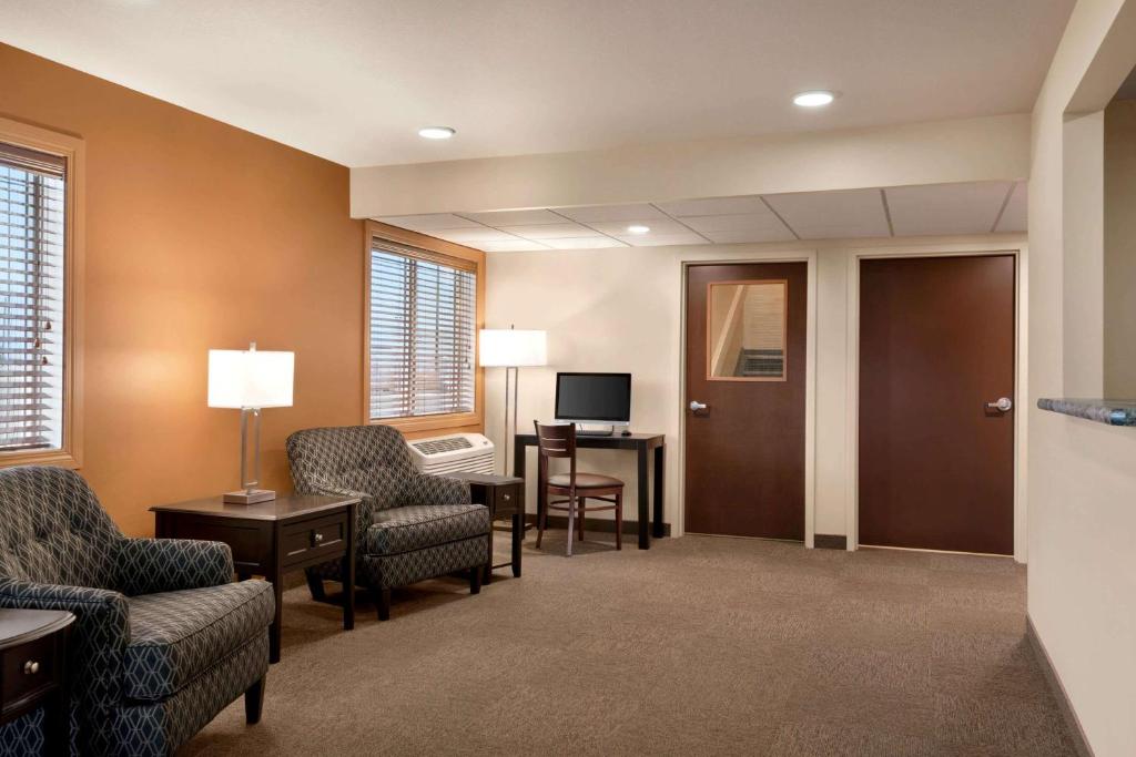 Travelodge by Wyndham Pincher Creek photo 3