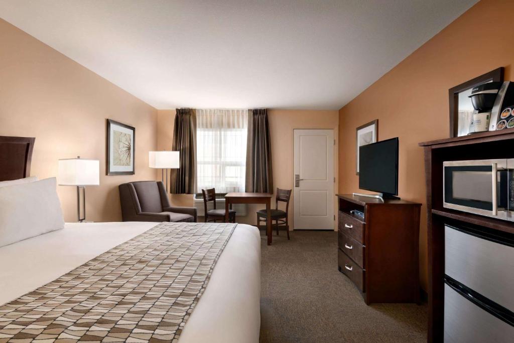 Travelodge by Wyndham Pincher Creek photo 4