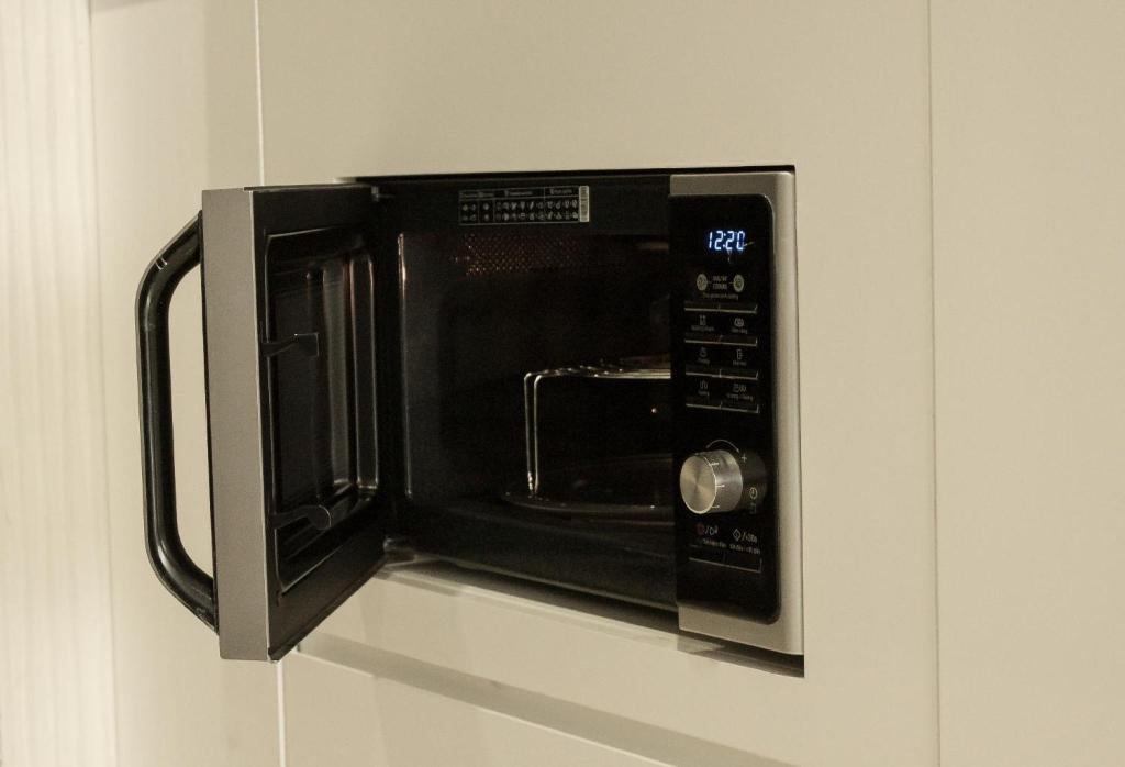 Sunny Serviced Apartment