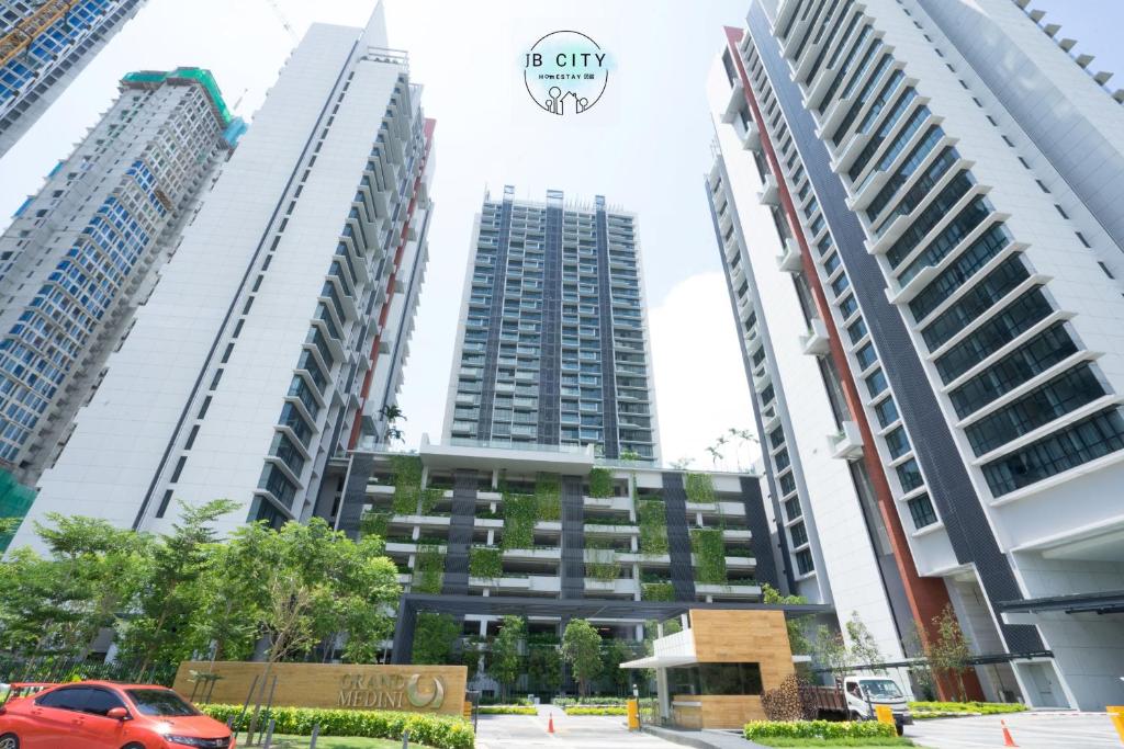 Grand Medini Suites by RR JBcity