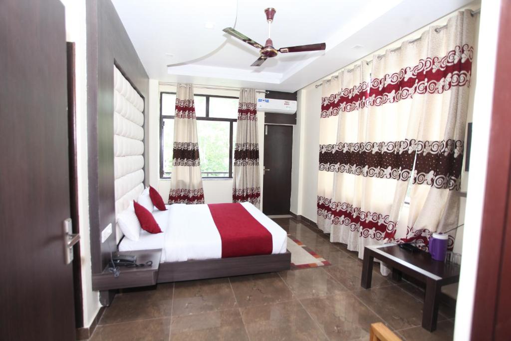 Двухместный (Двухместный номер Делюкс с 1 кроватью), Hotel Trihari