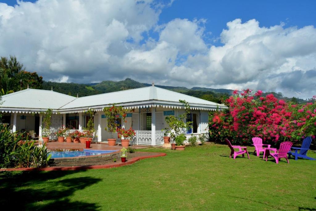 Villa Tangara - Faa'a - Tahiti - 3 bedrooms - pool and lagon view - 6 pers