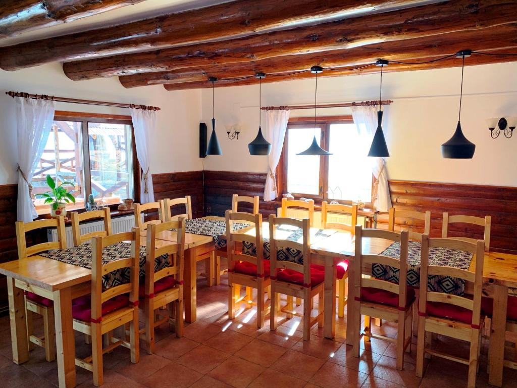 Вилла (Вилла с 5 спальнями), Cabana Valea Floreiului
