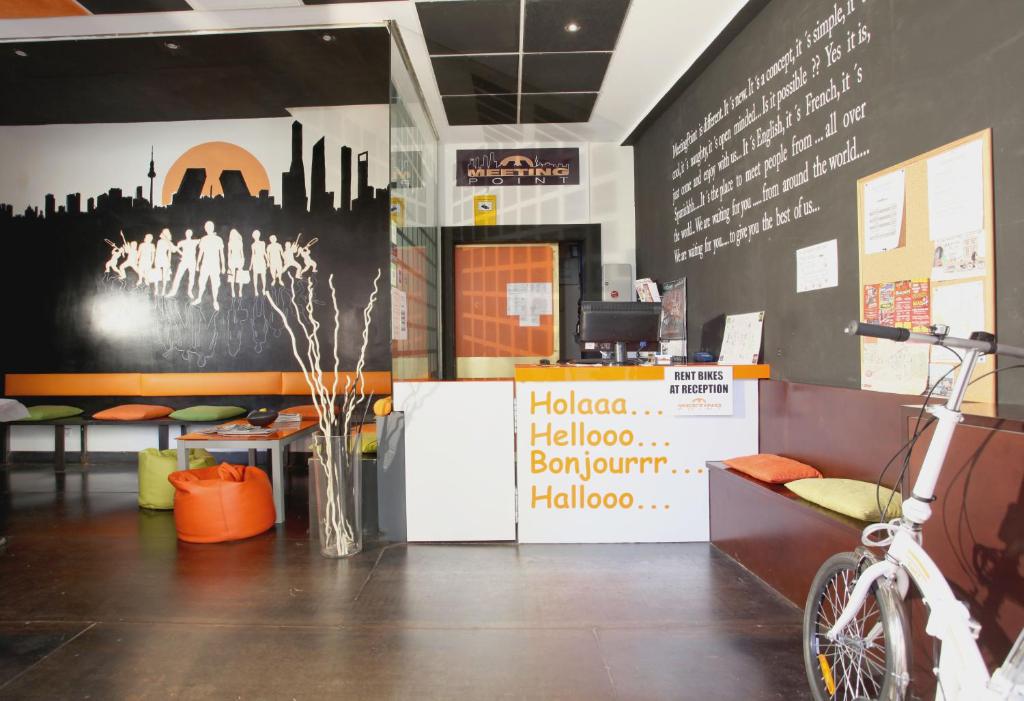 Hostels Meetingpoint - Tap to explore photos