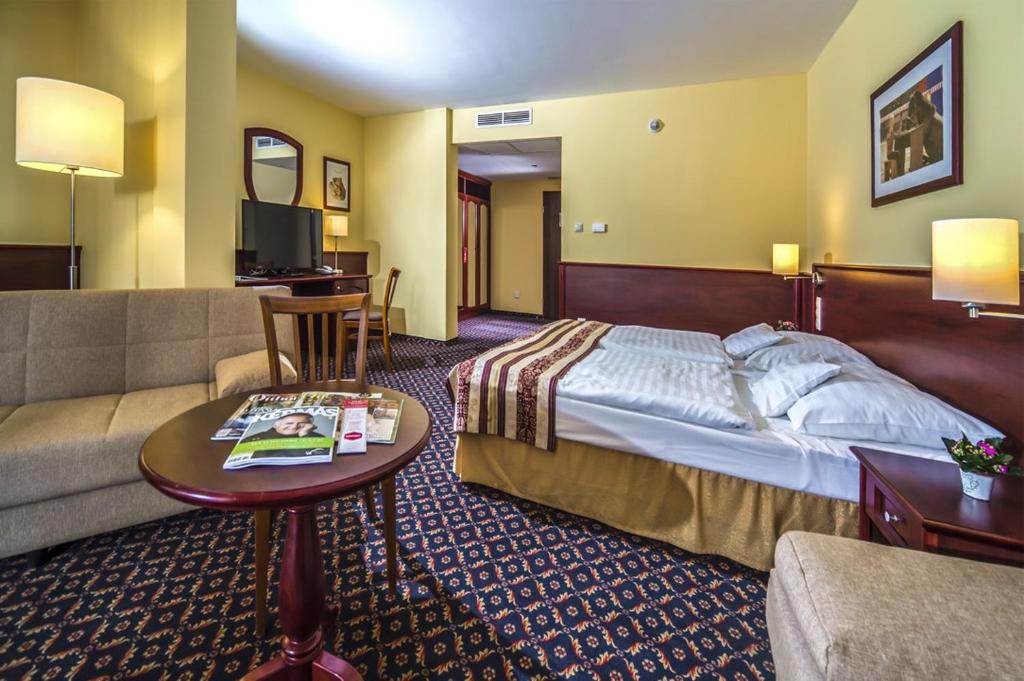 Сьюит (Люкс с балконом), Hotel Kapitany Wellness